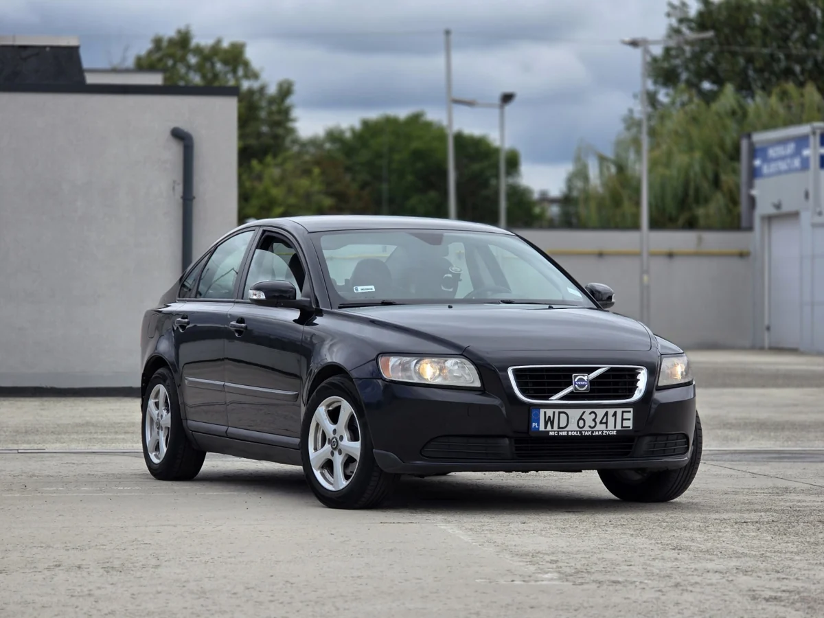 Volvo — z przodu